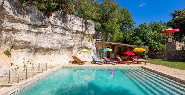 Holiday House Cave Romana