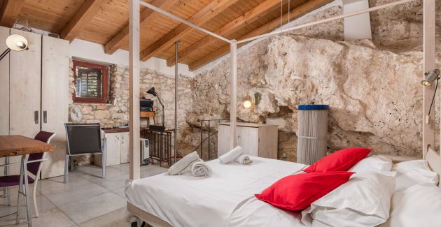 Holiday House Cave Romana