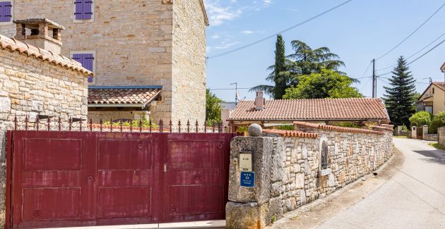 Rustic Villa Diana with pool near Rovinj