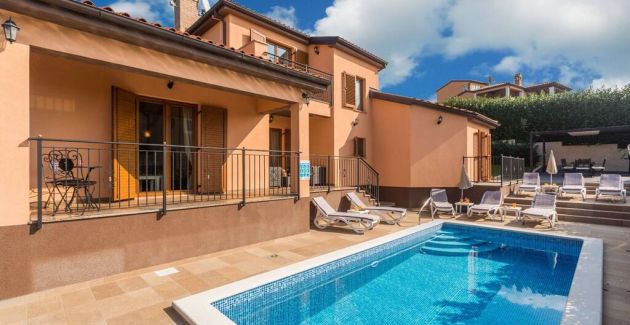 Charming villa Marina with pool near Poreč