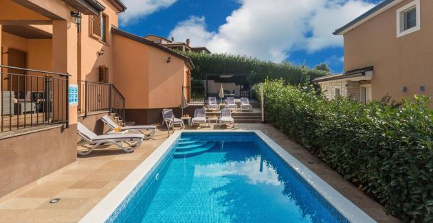 Charming villa Marina with pool near Poreč