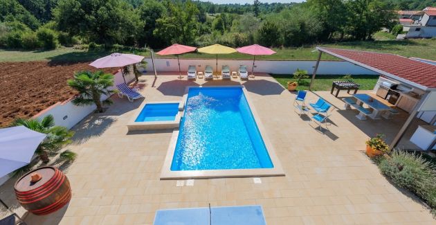 Holiday house in Istria with pool and hydromassage