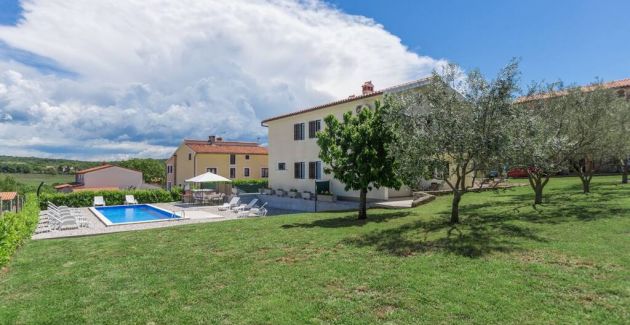 Holiday Home with pool in Višnjan