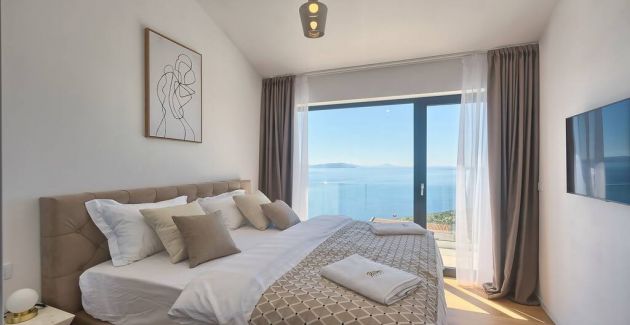 Villa Ultima with sea view, private pool&jacuzzi