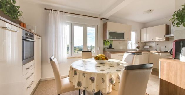 Apartments Fiorela - Comfort app with sea view