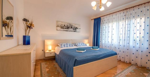 Apartments Fiorela - 2 bedroom app with terrace