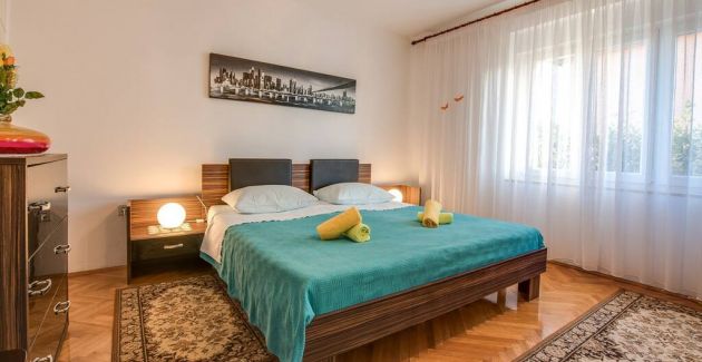 Apartments Fiorela - 2 bedroom app with terrace