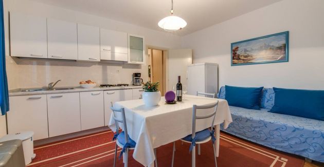 Apartments Fiorela - 2 bedroom app with terrace