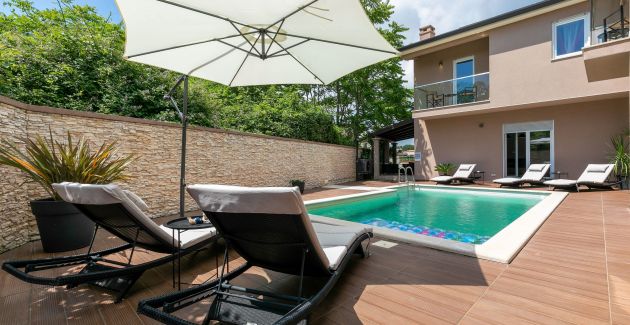 Villa Luna with heated pool and BBQ near Rovinj