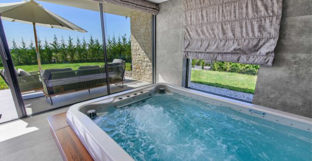 Villa Miracle with pool, hydromassage & sauna