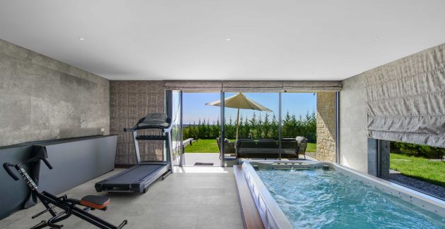 Villa Miracle with pool, hydromassage & sauna