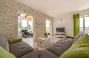 Villa Tanga near Rovinj for 8 persons with pool