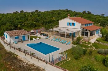 Villa Tanga near Rovinj for 8 persons with pool