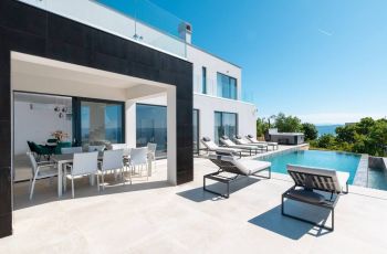 Villa Aristea with sea view, jacuzzi&infinity pool 