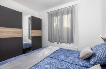 Apartment Isola with terrace and parking