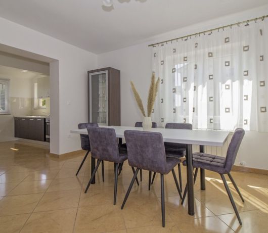 Apartman Doris / Trosoban app sa vrtom, roštiljem i terasom