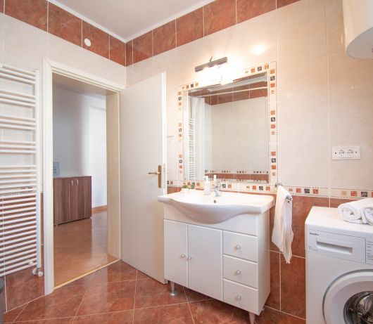 Apartman Doris / Trosoban app sa vrtom, roštiljem i terasom