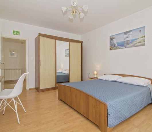 Apartman Doris / Trosoban app sa vrtom, roštiljem i terasom