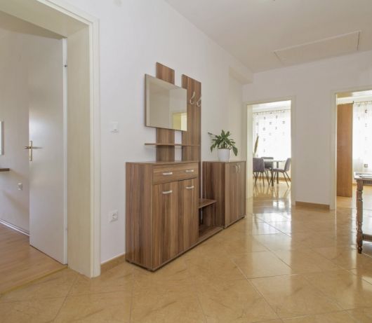 Apartman Doris / Trosoban app sa vrtom, roštiljem i terasom