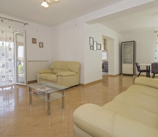 Apartman Doris / Trosoban app sa vrtom, roštiljem i terasom