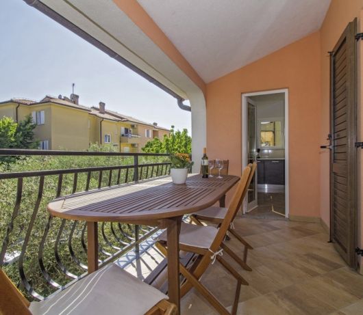 Apartments Doris / App mit drei Schlafzimmern, Garden, BBQ und Terrasse