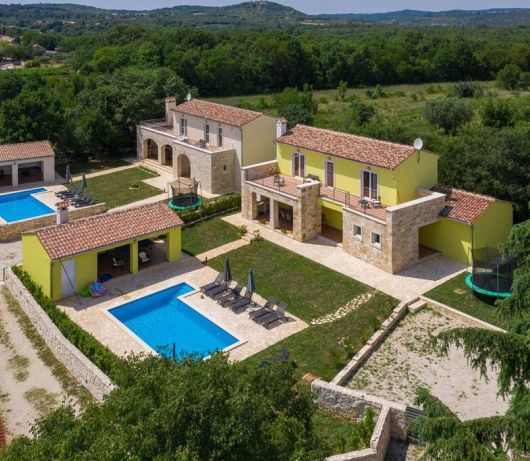 Countryside Villa - Violetta with pool and garden