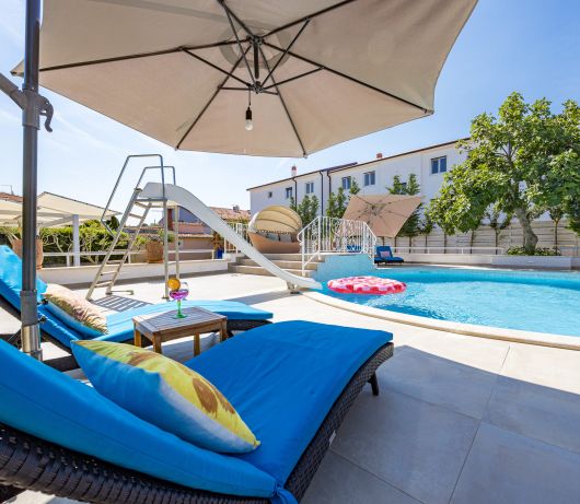 Five bedroom villa Emily with pool in Medulin