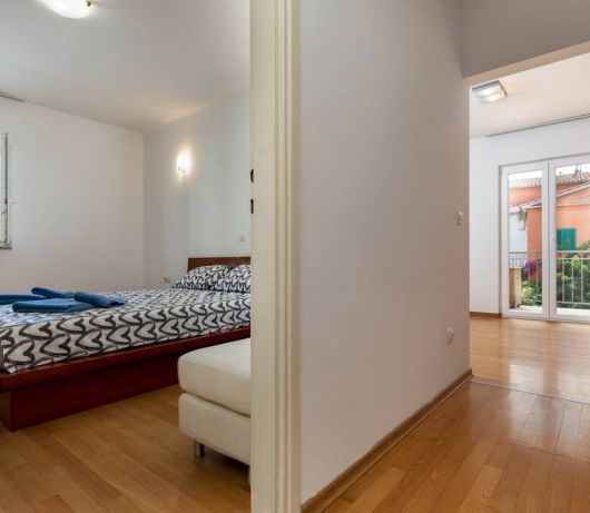 One-bedroom app ALBIS with balcony and parking