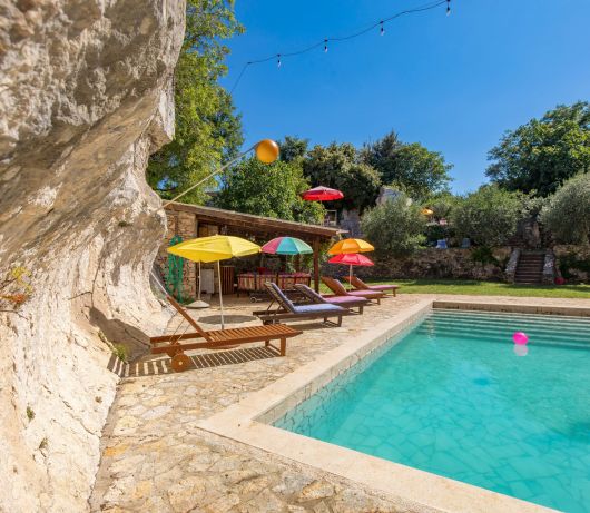 Holiday House Cave Romana