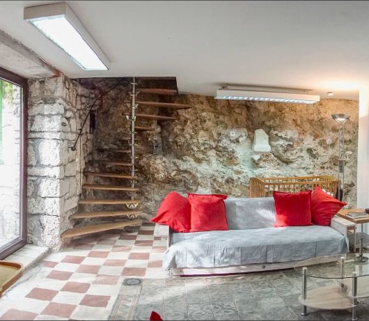Holiday House Cave Romana