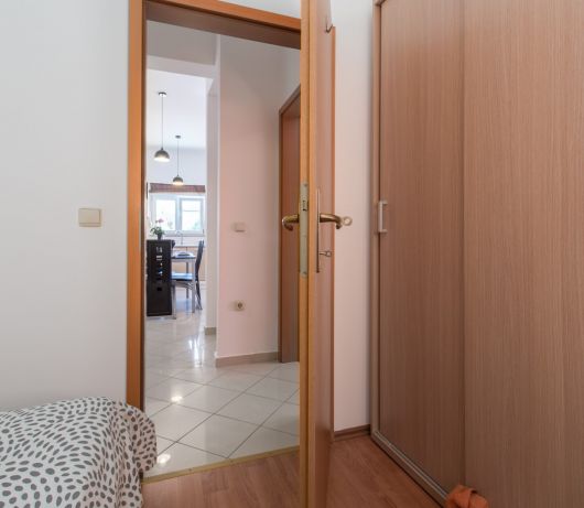 Komforan dvosobni apartman Bruno sa terasom