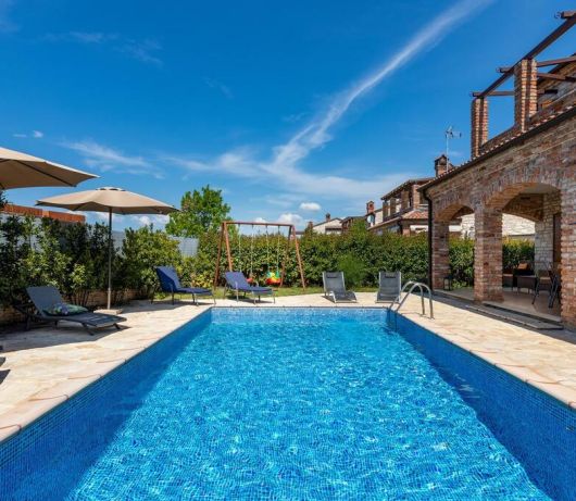 Rustic Villa Lara with pool