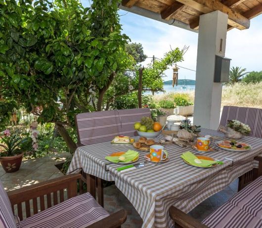 Beachfront Holiday House Zita