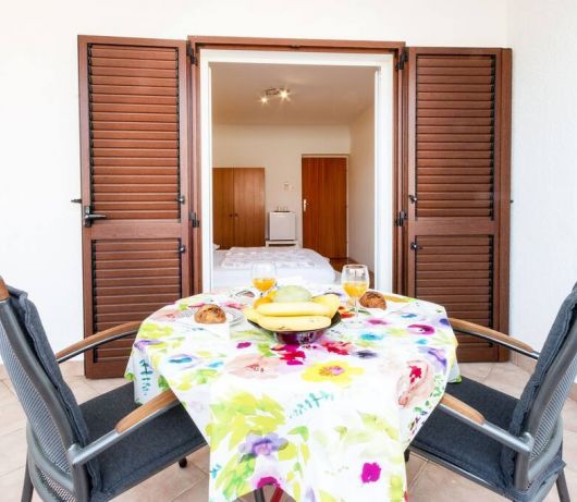 Guest House Marica - Double room, external bath.