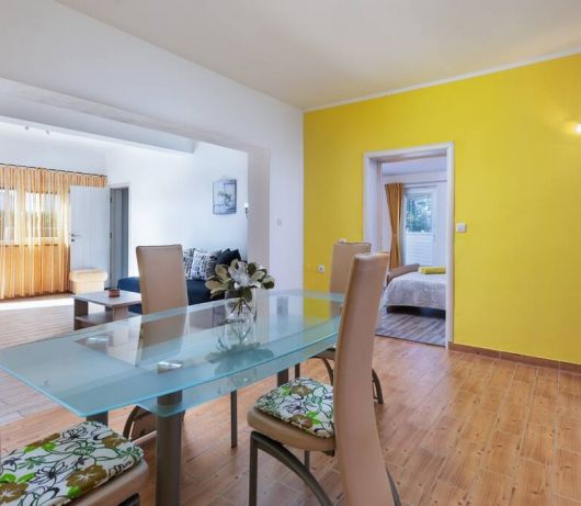 Apartment with pool for adults in Medulin A4