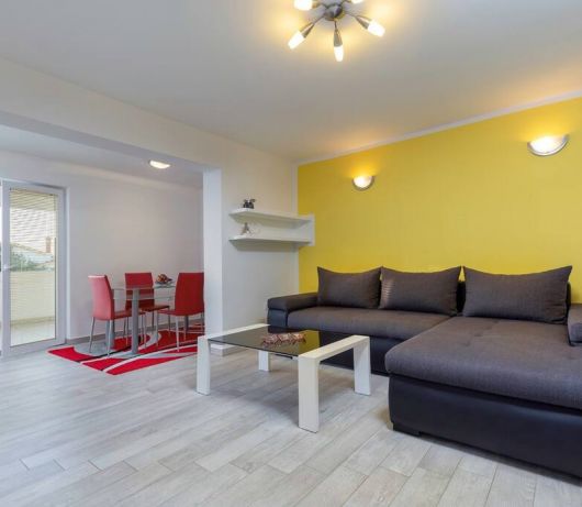 Apartment with pool for adults in Medulin A5