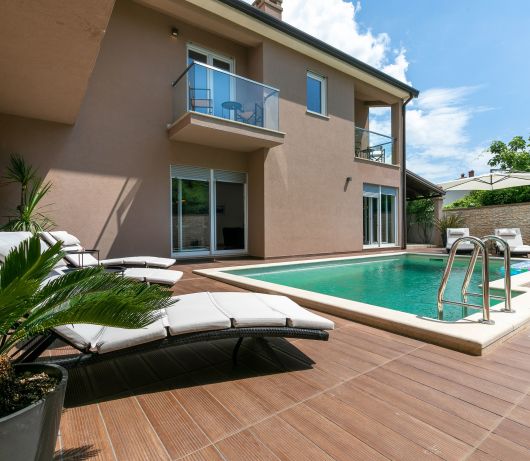 Villa Luna with heated pool and BBQ near Rovinj