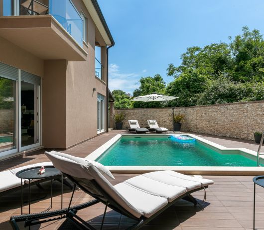 Villa Luna with heated pool and BBQ near Rovinj