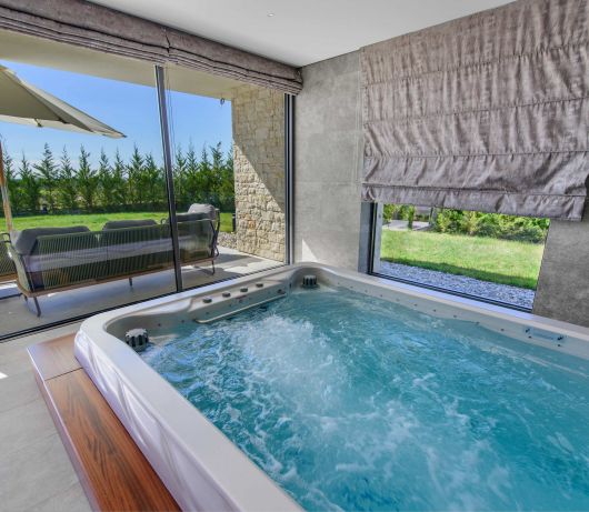 Villa Miracle with pool, hydromassage & sauna